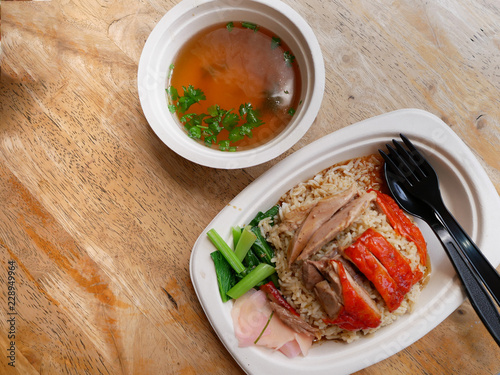 Tableau sur toile roasted duck over stream rice with soup on bagasse dish