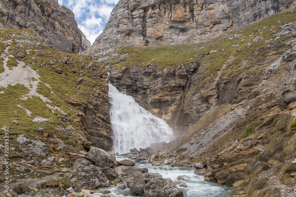 Obraz premium Cola de Caballo, Parque Nacional de Ordesa y Monte Perdido