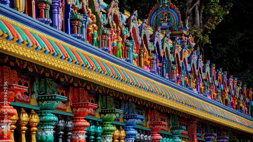 Fototapeta premium Colorful Hindu temple in Batu Caves Malaysia