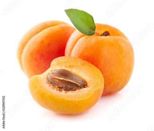 Valokuva Fresh apricot fruit in closeup