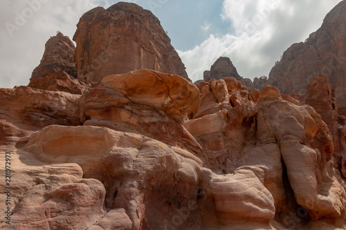 Felsformationen in der antiken Stadt Petra, Jordanien