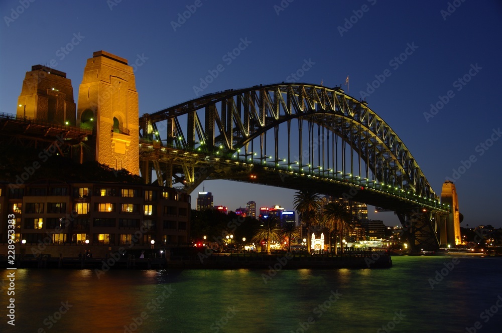 Fototapeta premium Habour Bridge bei Nacht Sydney Australien