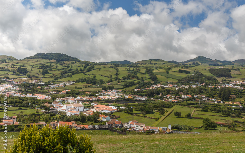 Bergiges Hinterland auf Sao Miguel / Azoren