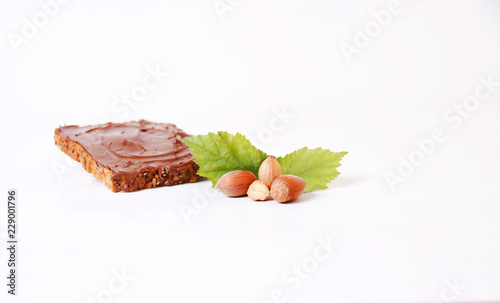 Brot mit Haselnuss Schoko Creme