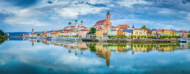 Fototapete Europa Passau an der Donau bei Sonnenuntergang  © JFL Photography