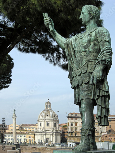 Rom, Statue am Trajansforum