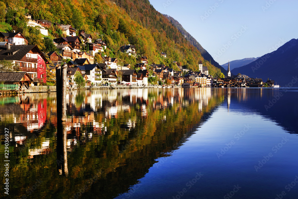 Fototapeta premium Morning light over Hallstatt Lake, Austria, Europe