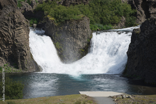Wasserfall Hjlálparfoss im Þjórsárdalur-Valley / Süd-Island