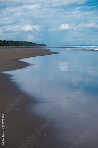 A distant view along playa Esterillos in Costa Rica