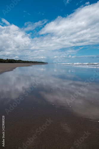 A distant view along playa Esterillos in Costa Rica