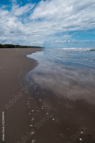 A distant view along playa Esterillos in Costa Rica