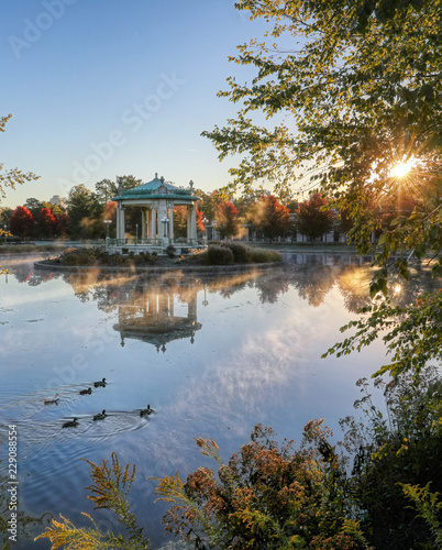 Fototapeta The bandstand located in Forest Park, St. Louis, Missouri.
