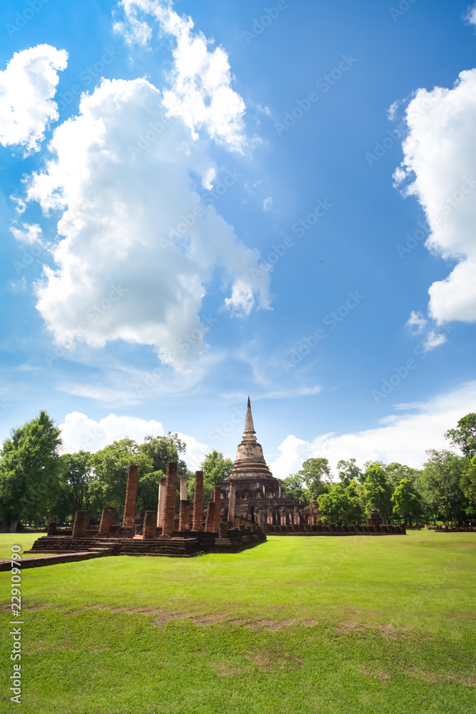 Wat Chang Lom in Si Satchanalai Historical Park, Sukhothai, Thailand.
