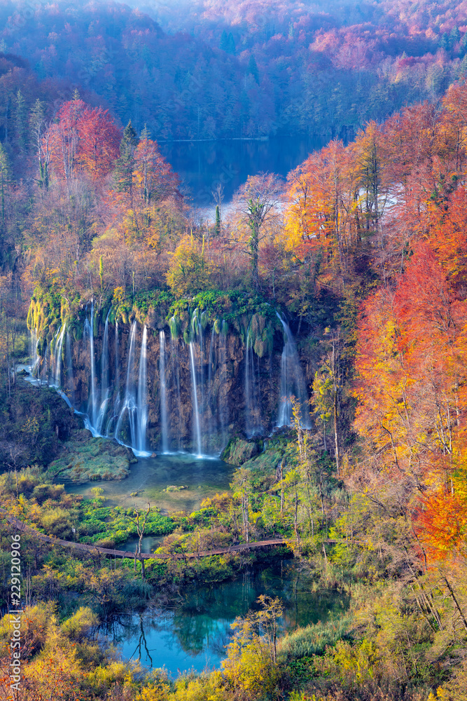 Stockfoto%20Plitvice%20Lakes.%20Image%20of%20waterfall%20located%20in%20Plitvice%20National%20%20Park,%20Croatia%20during%20autumn%20day.%20|%20Adobe%20Stock