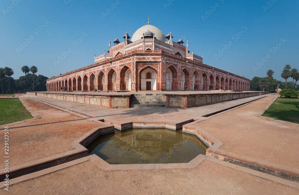 Famous landmark of India - Humayun's tomb