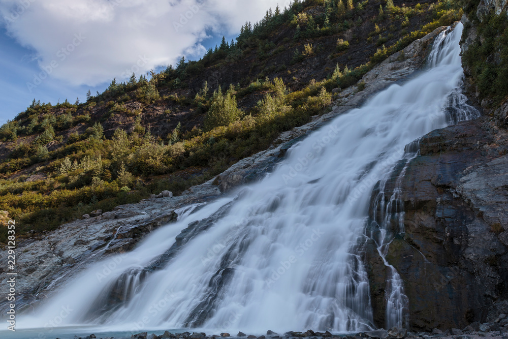 Obraz premium Waterfall near Mendenhall glacier, Juneau Alaska
