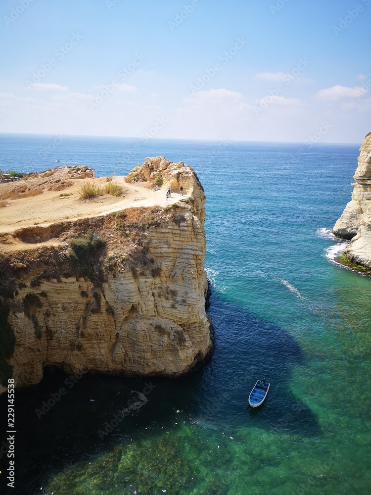 Fototapeta premium Raouche Rocks