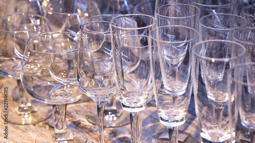 Fotografie close up of many different wine glasses and stemware