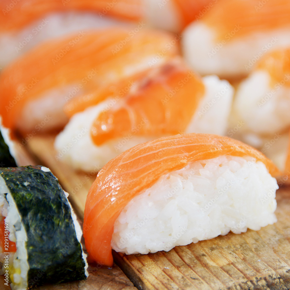 sushi sushi
