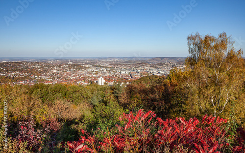 Herbstliches Panorama von Stuttgart vom Birkenkopf aus photo