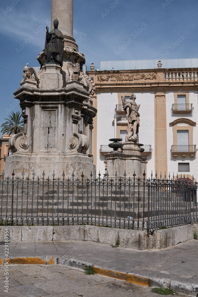 Fototapeta premium Palermo, Italy - September 07, 2018 : Church of Saint Dominic and Immacolata column