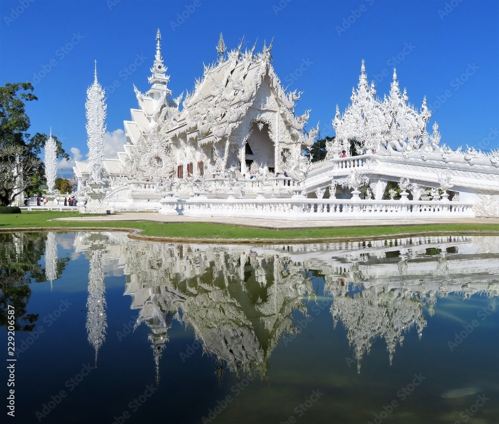 Weißer Tempel in Chiang Rai, Thailand (hell)