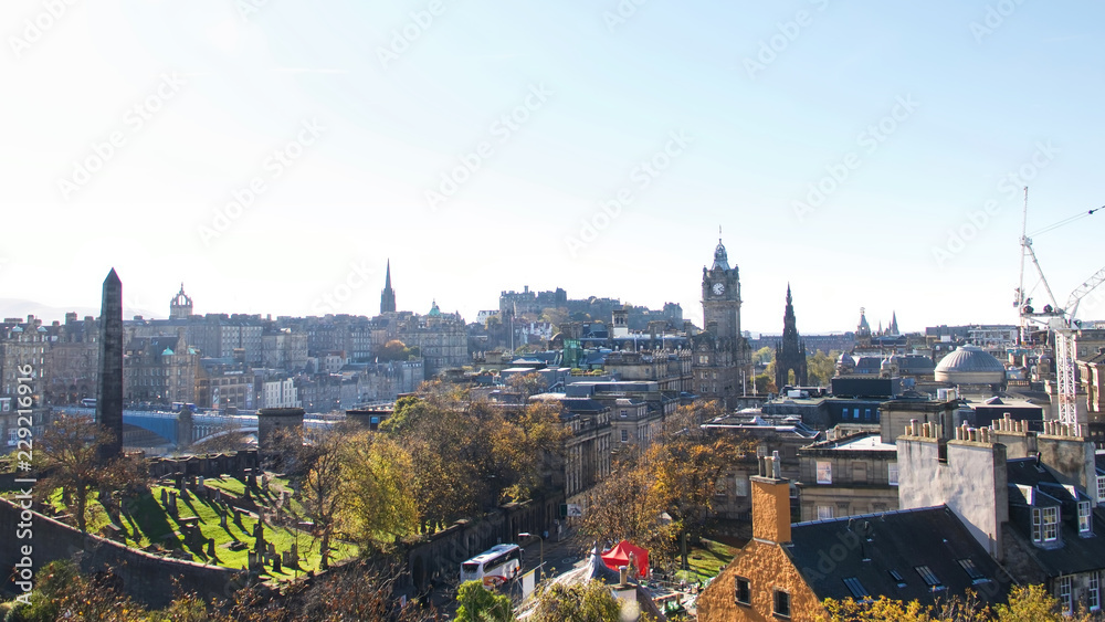 Obraz premium The Clock Tower of the Balmoral Hotel on Princes Street in Edinburgh.
