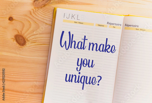 Plakat What make you unique on notbook