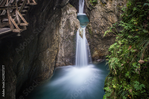 Wallpaper Mural Sigmund Thun Klamm bei Kaprun Österreich Torontodigital.ca