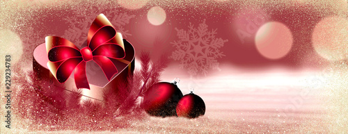 Weihnachten, Hintergrund mit Geschenk, Weihnachtskugeln und Schnee photo