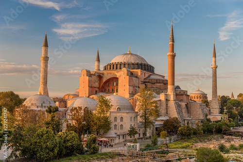 Fotografiet Hagia Sophia or Ayasofya (Turkish), Istanbul, Turkey