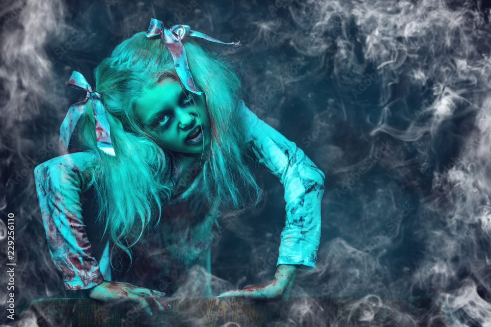 Fototapeta premium scary zombie girl