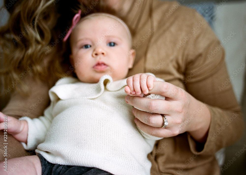 baby wraps hand around moms finger baby wraps hand around moms finger