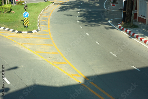 a street road and yellow line