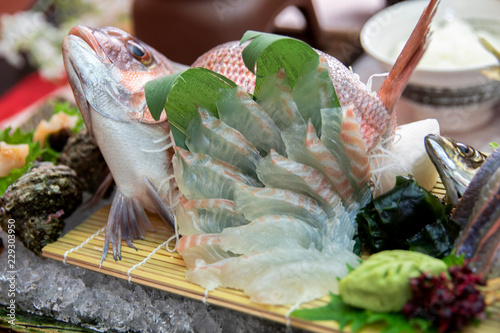 お造り 刺身 鮪 アジ 鯵 新鮮 姿 食事 日本料理 大葉 SASHIMI WASABI 海 料理 寿司 アップ 昆布 盛り付け 調理 海鮮, 豪華 居酒屋 一品 活き造り とれたて 魚 産地 直送 プリプリ 漁師 日本海 札幌 