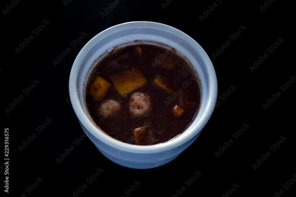 Red bean soup with stick rice gnocchi