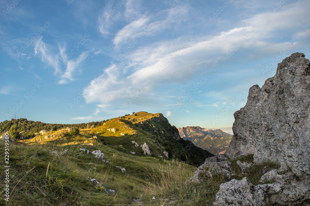 Monte Cornizzolo | Lombardia - ITALIA | Vista Panoramica dal M.te Cornizzolo al M.te Resegone 