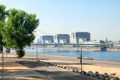 Slika na platnu Beautiful embankment in modern city
