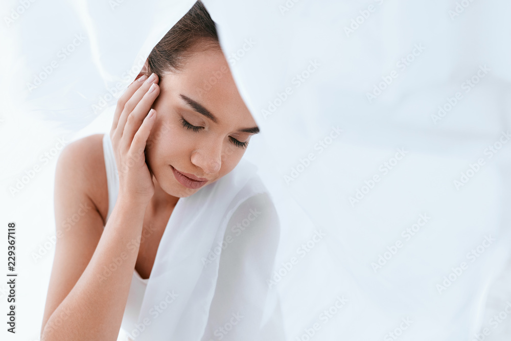 Beauty Face Skin Care. Woman With Beautiful Skin And Makeup Beauty Face Skin Care. Woman With Beautiful Skin And Makeup