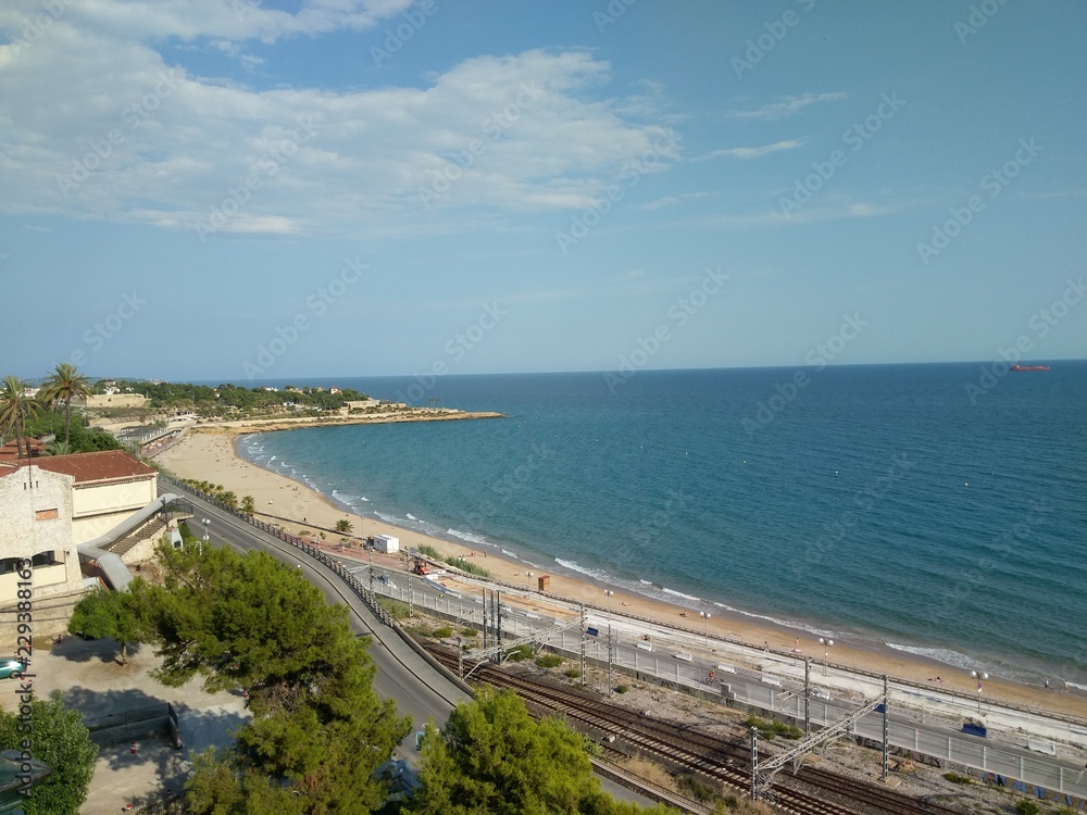 Blick vom Balcó Mediterraneo in Tarragona, Spanien, auf das Mittelmeer und die Küste
