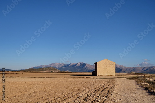 maison isol  e dans la campagne deserte