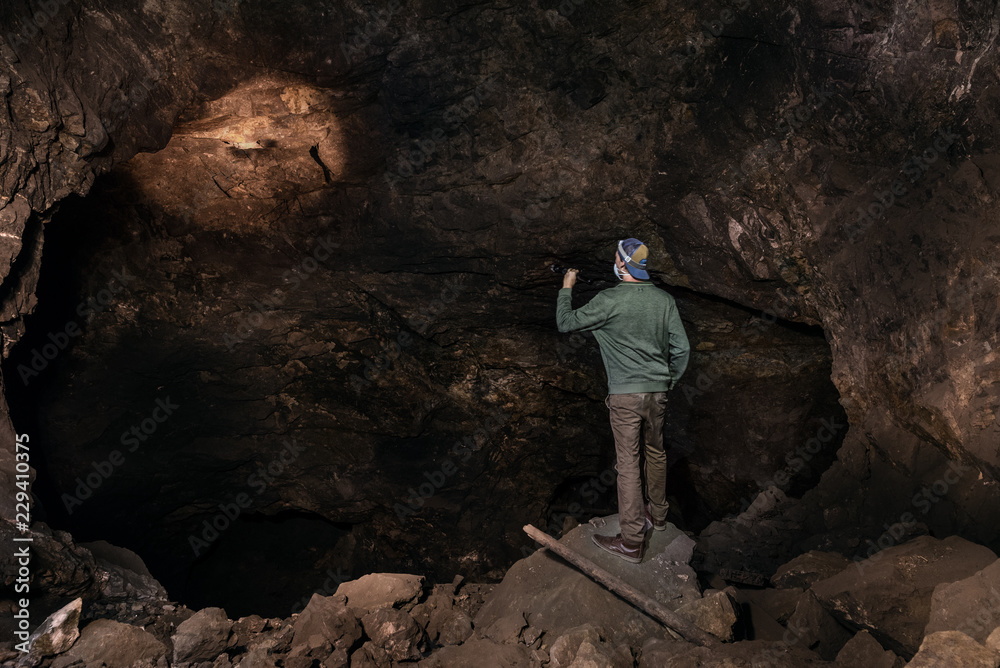 Obraz premium Cave Exploring, Mining