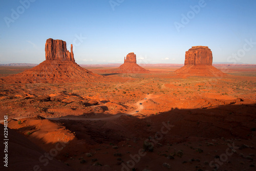 sunset in monument valley © sangwon