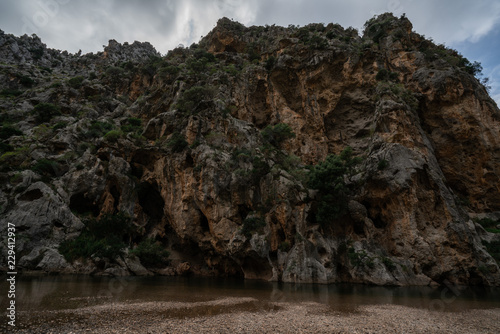 Die Felsen der Schlucht Torrent de Pareis auf Mallorca 
