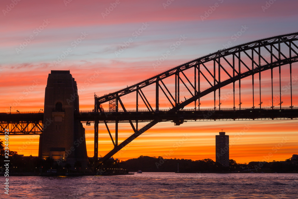 Fototapeta premium Silhouette of Harbour Bridge, Sysdney, Australia