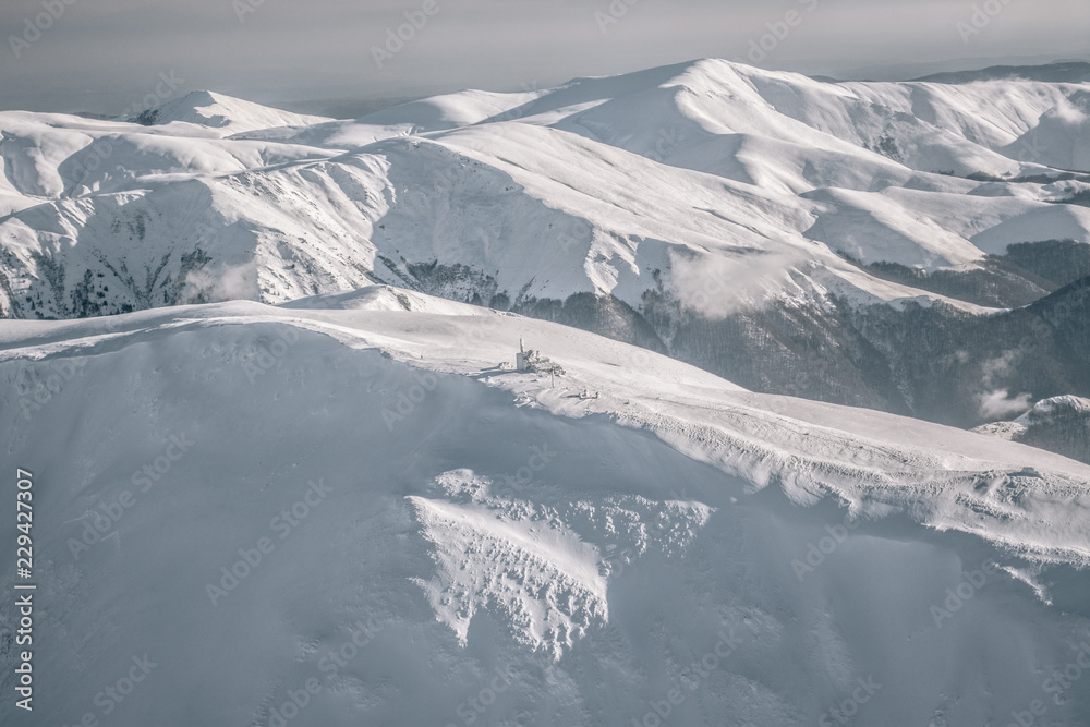 Fototapeta premium Winter over the Semenic