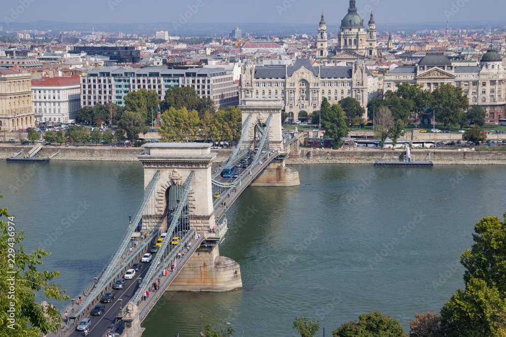 Brücke über der Donau bei Budapest