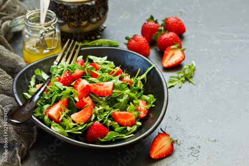 Wallpaper Mural Fresh salad with arugula, strawberries and almonds. Selective focus. Torontodigital.ca