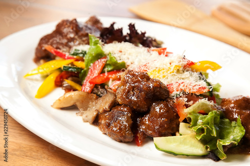 Beef with ginger sauce and vegetables