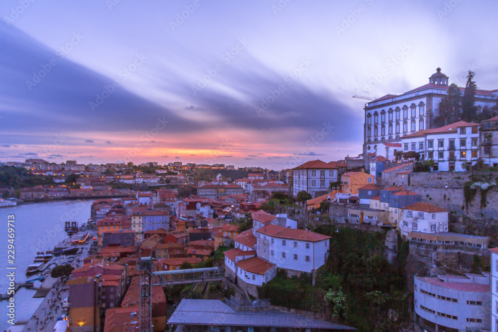 Fototapeta premium panoramic view of the city of porto